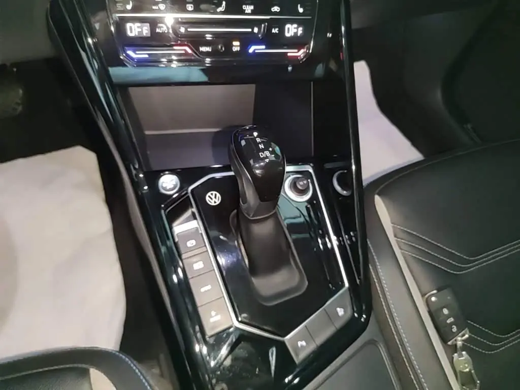 Volkswagen Tayron GTE Plug-in Hybrid 2021 — Şəkil 14/20