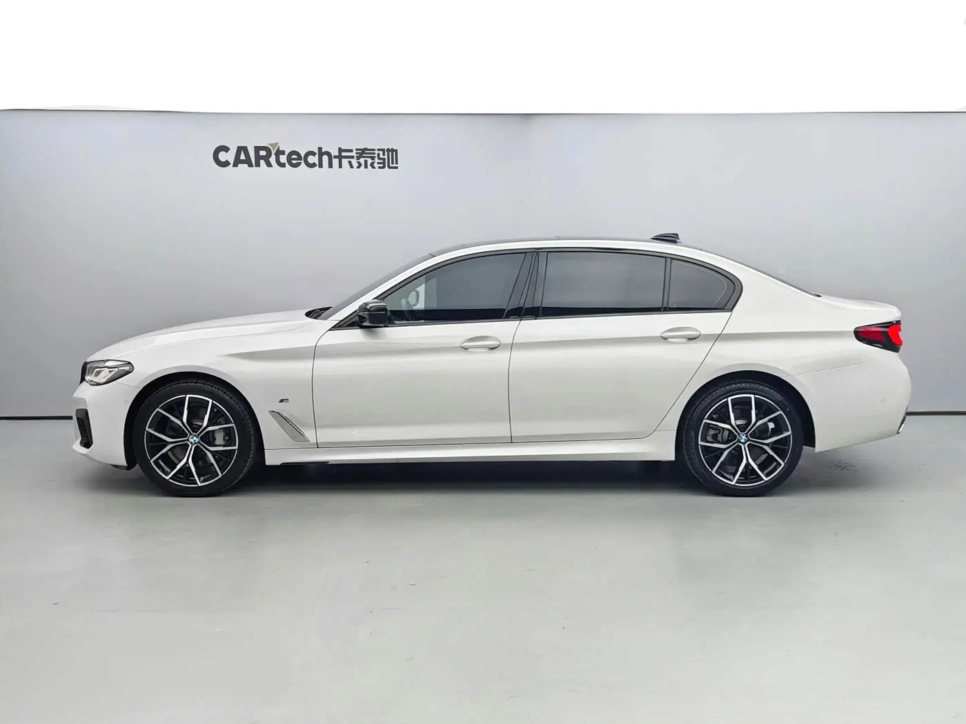 BMW 5 Series 2021 — Фото 3/20