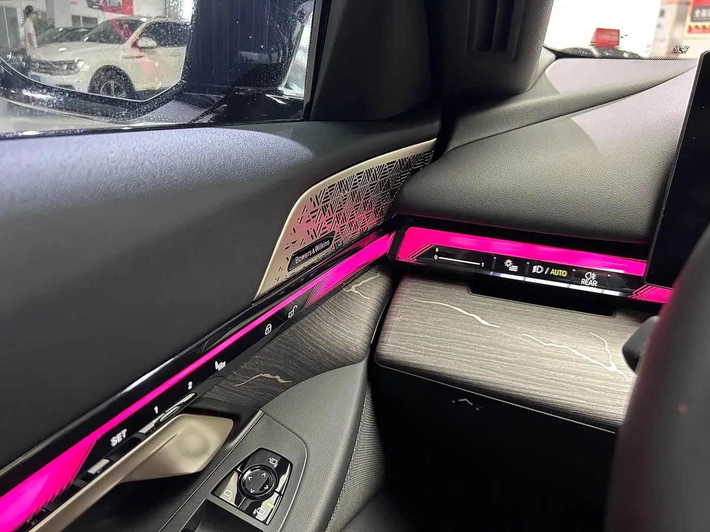 BMW 5 Series 2024 — Photo 16/16