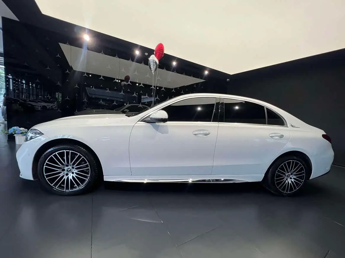 Mercedes-Benz C-Class 2024 — Фото 6/18
