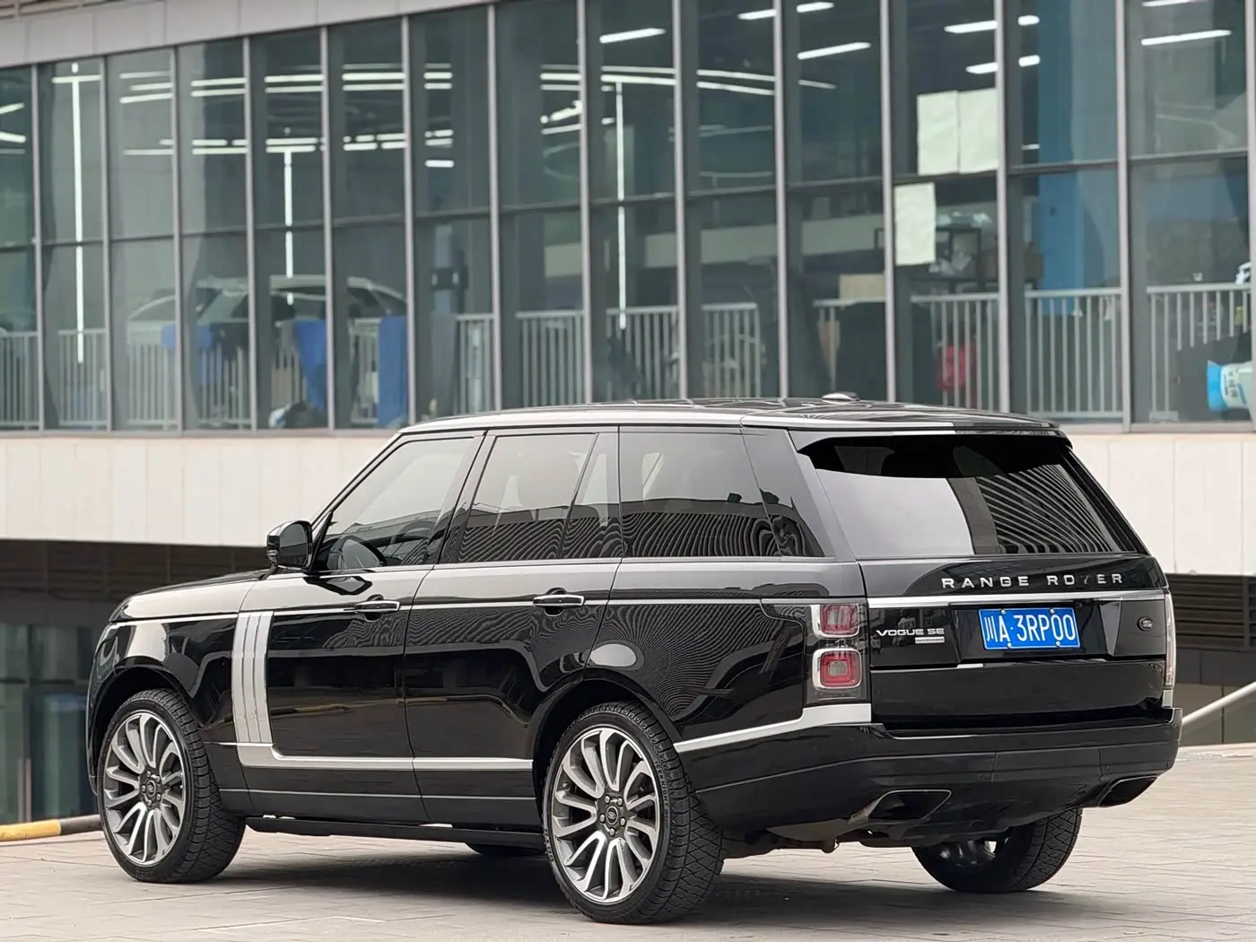 Land Rover Range Rover 2013 — Фото 6/18