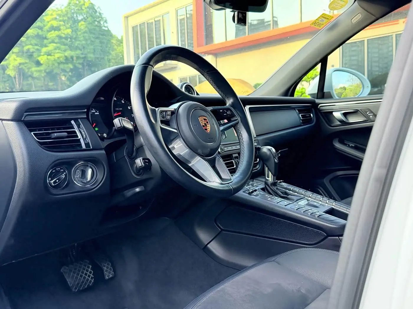 Porsche Macan 2018 — Photo 9/18