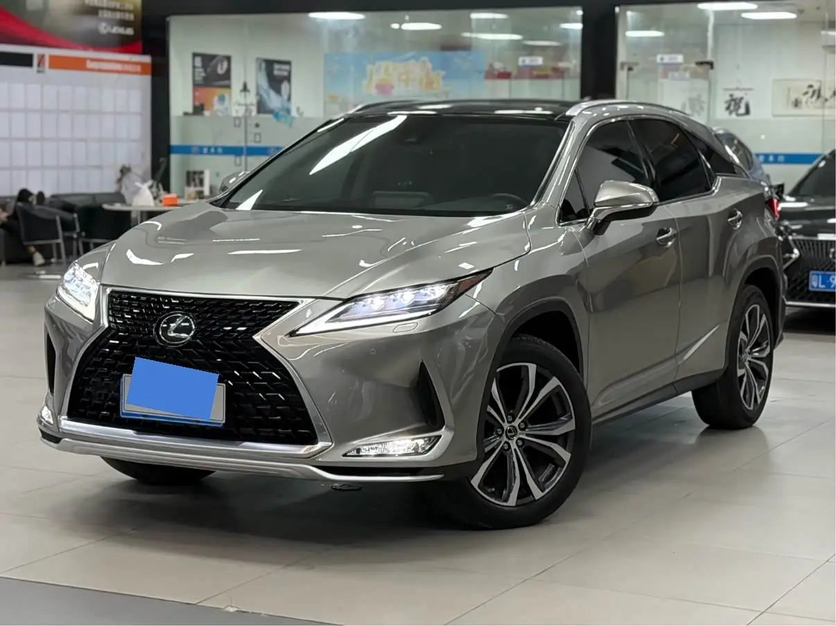 Lexus RX 2022 — Photo 1/11