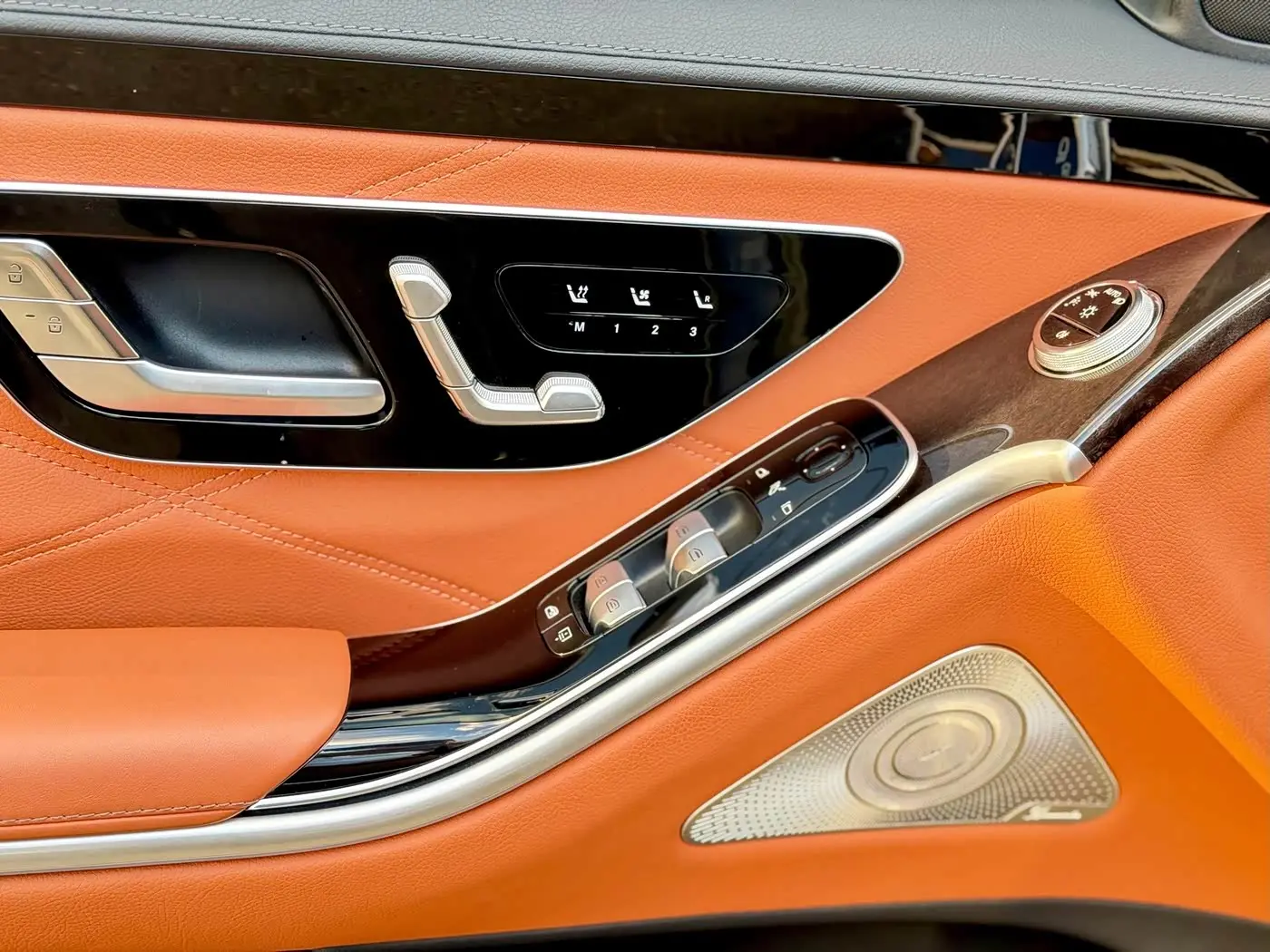 Mercedes-Benz Maybach S-Class 2025 — Фото 16/20