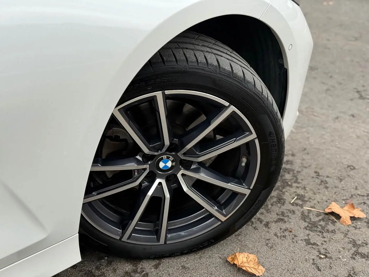 BMW 3 Series 2025 — Photo 4/20