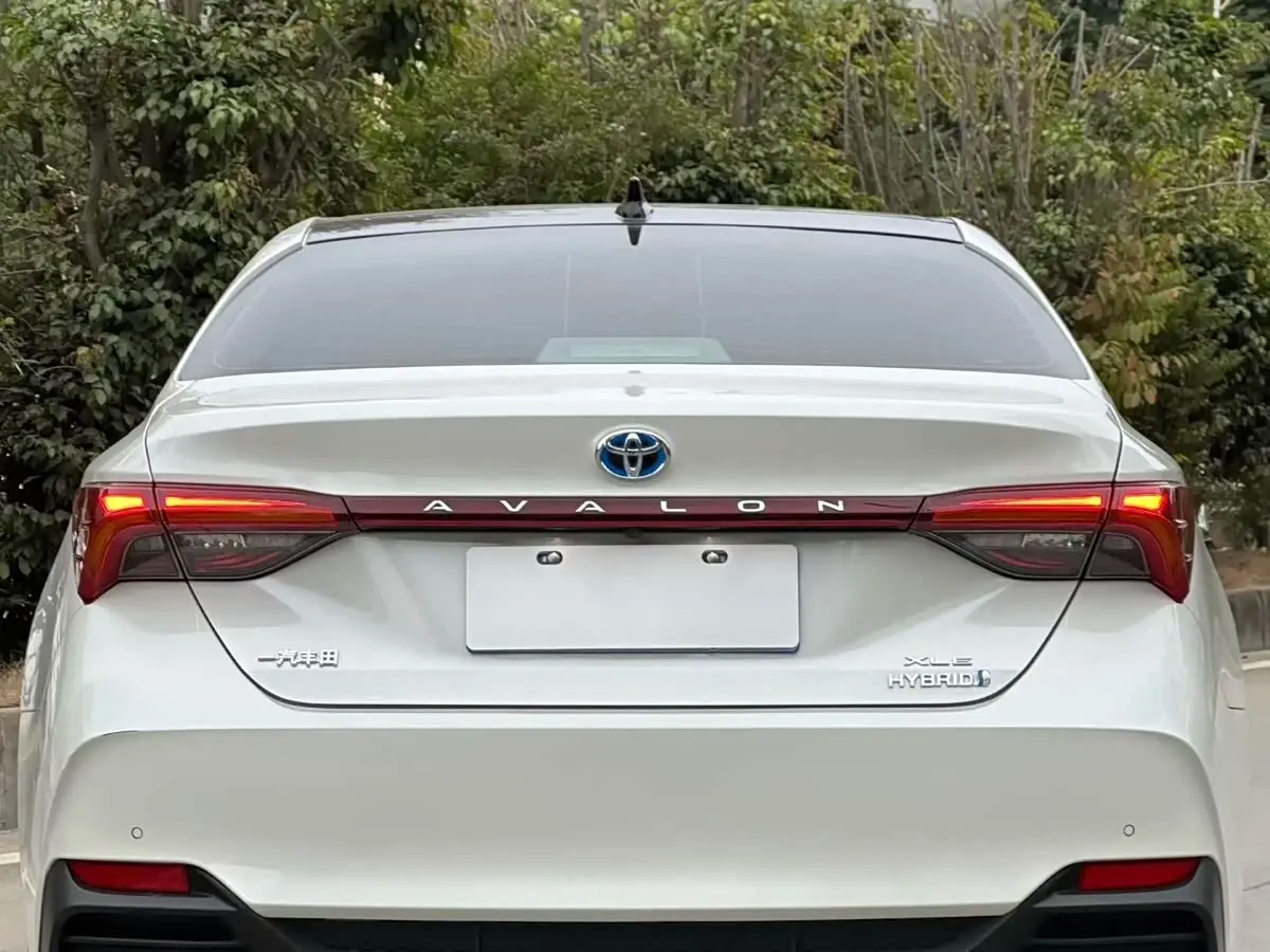 Toyota Avalon 2020 — Photo 9/9