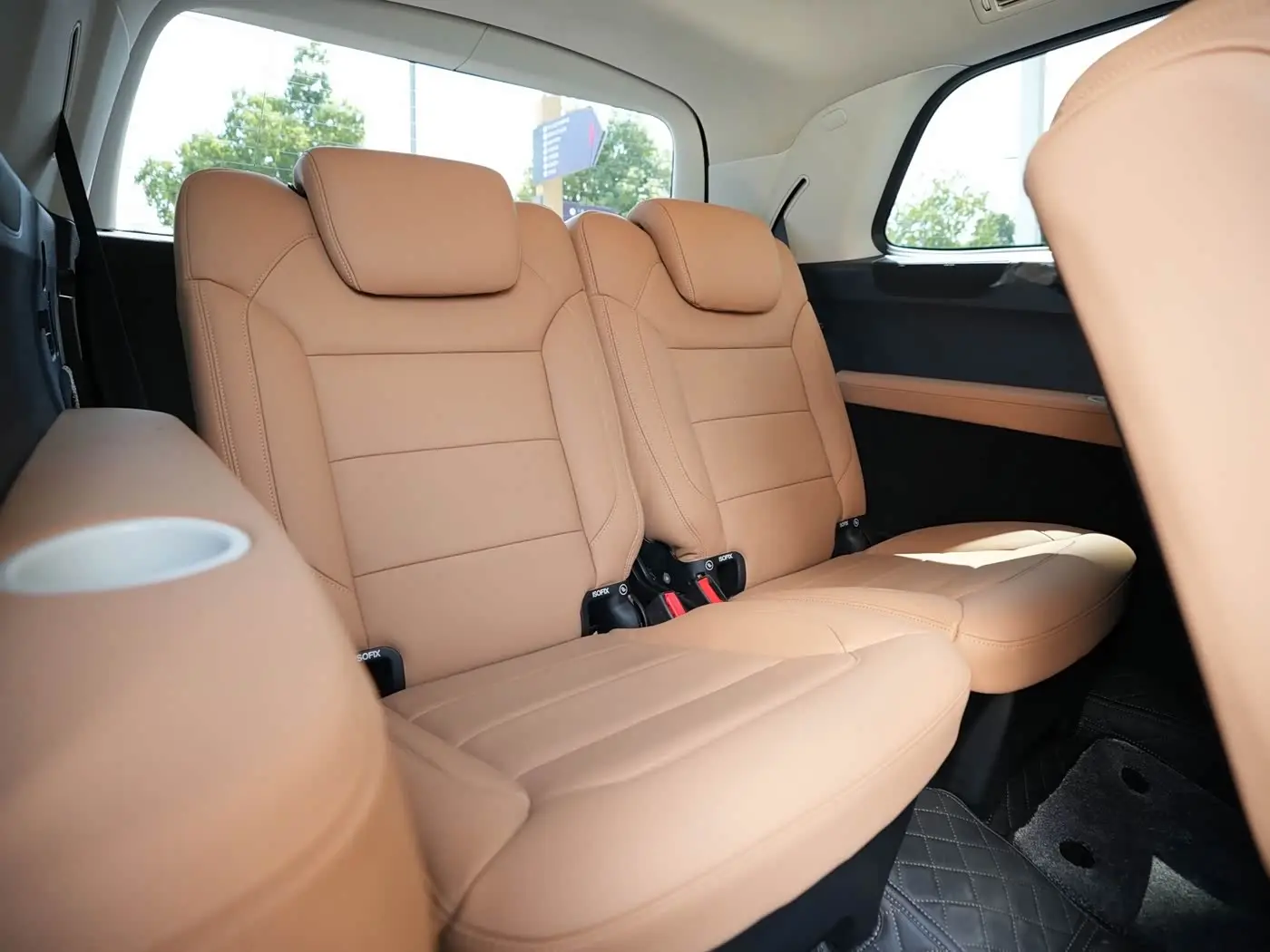 Mercedes-Benz GLS 2016 — Photo 13/20