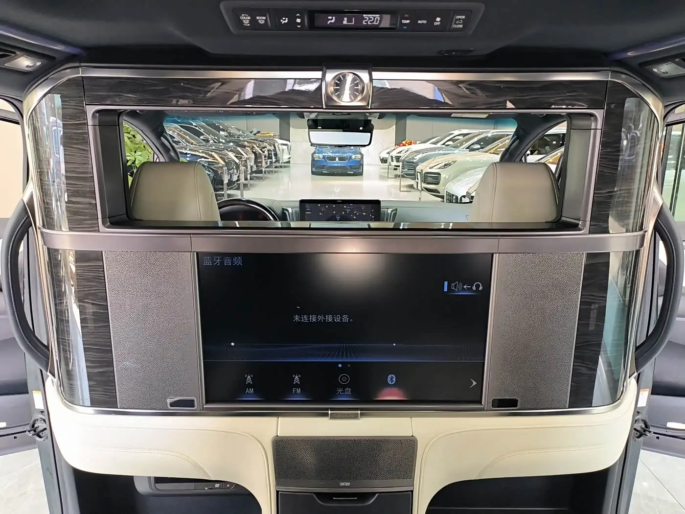 Lexus LM 2021 — Фото 15/20