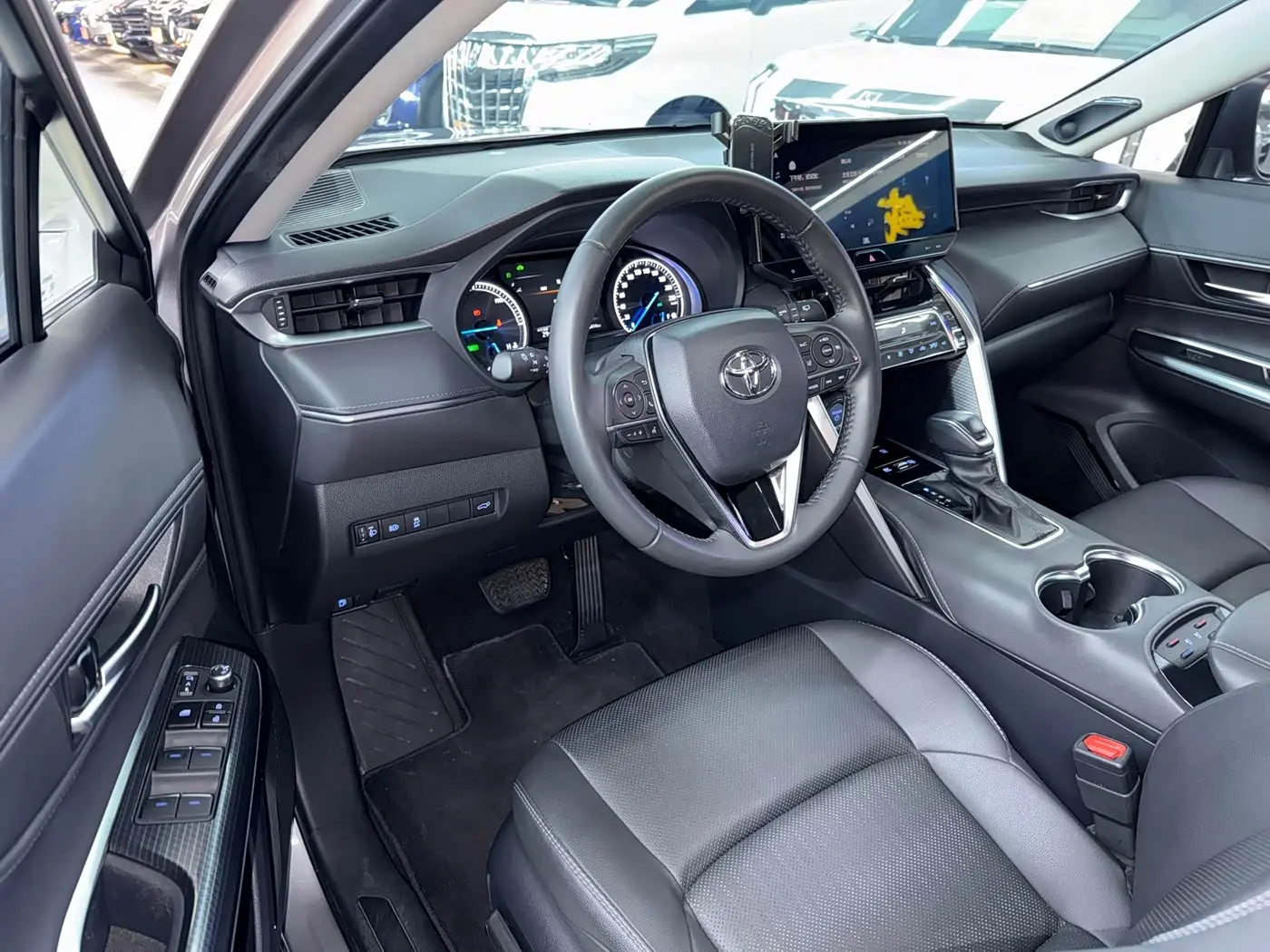 Toyota Venza 2022 — Photo 9/20