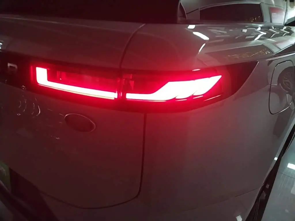 Land Rover Range Rover Sport 2024 — Photo 8/20