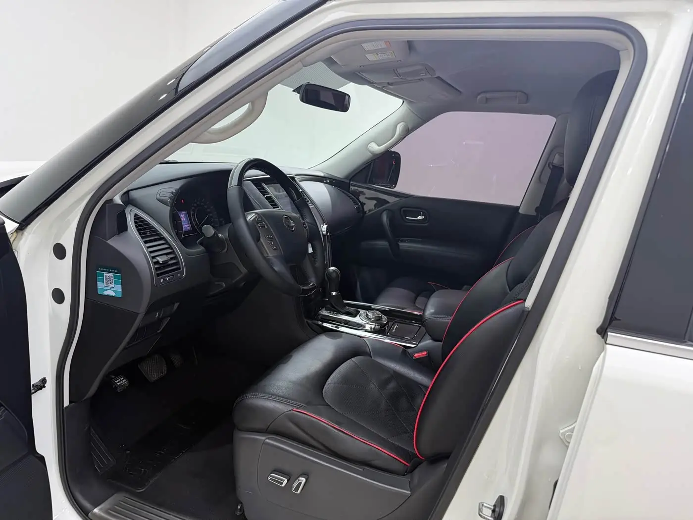 Nissan Patrol 2018 — Photo 5/12