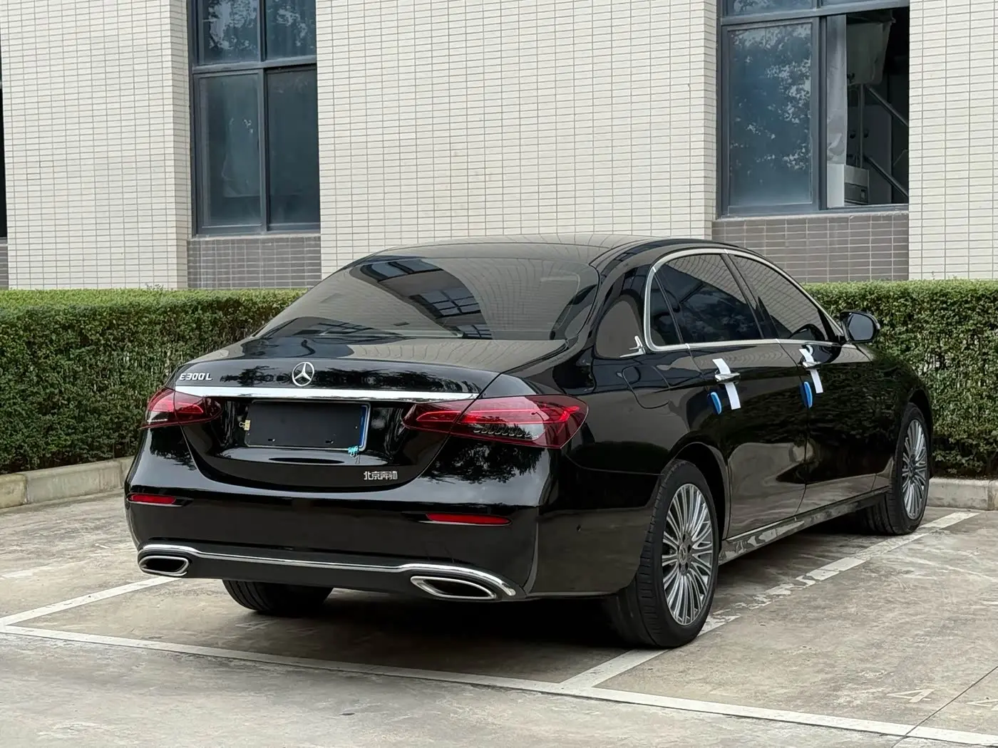 Mercedes-Benz E-Class 2023 — Photo 9/9