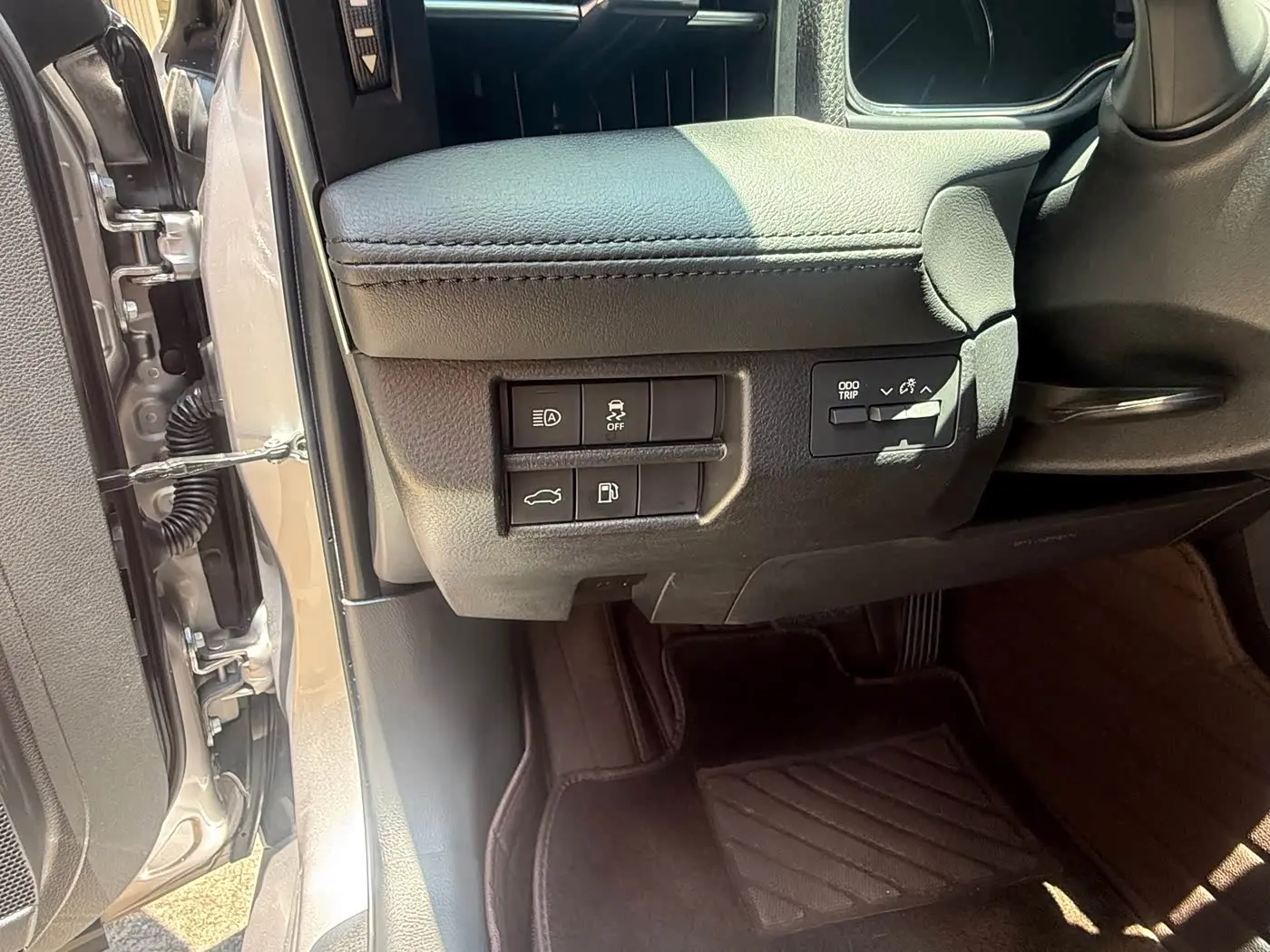 Toyota Avalon 2021 — Фото 10/16