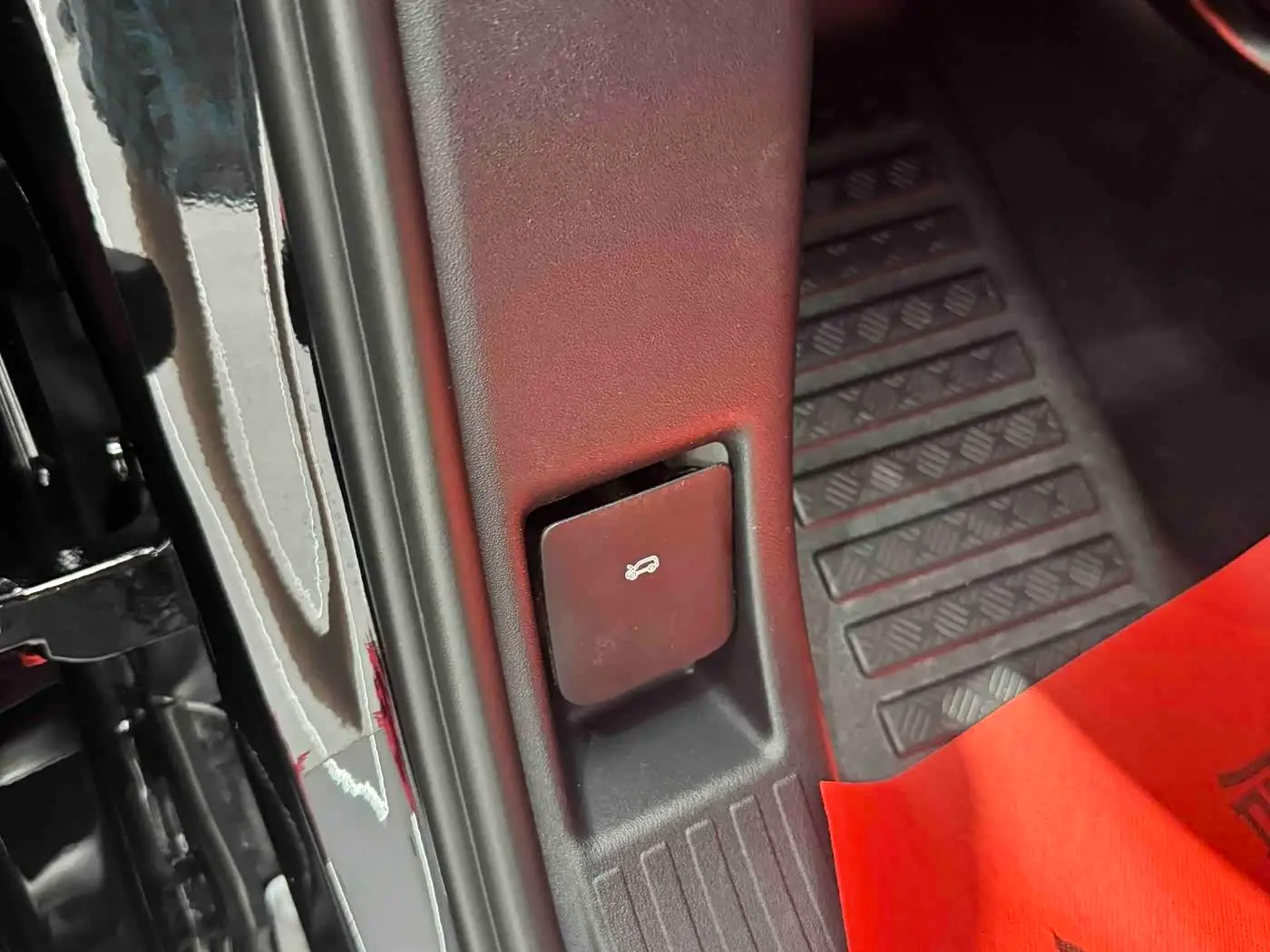 Land Rover Defender 2023 — Фото 19/20