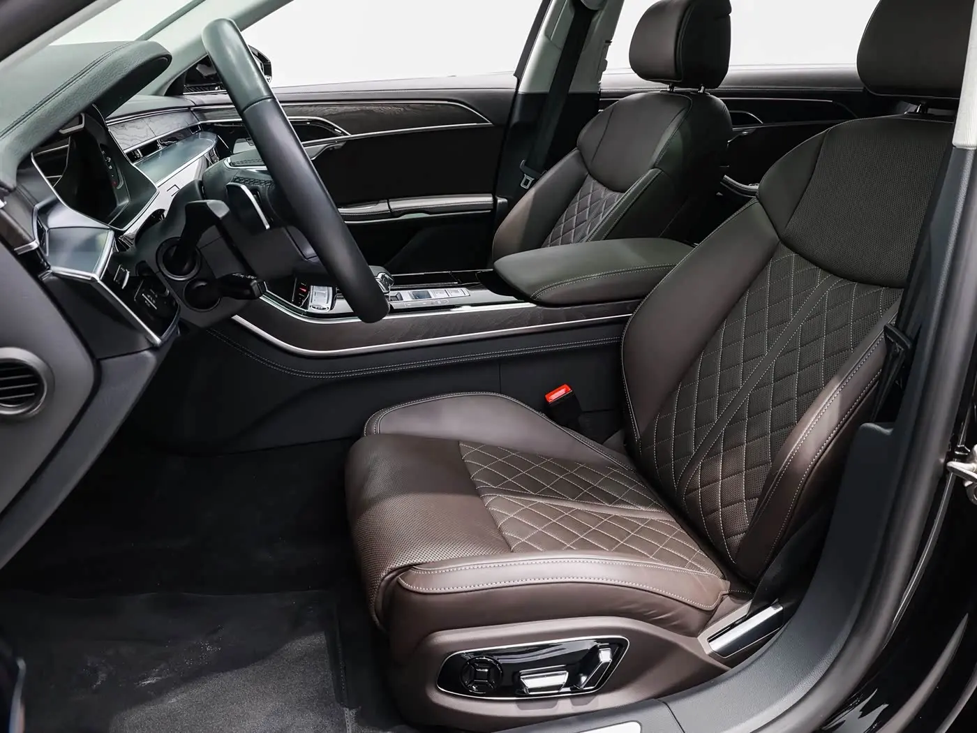 Audi A8 2023 — Şəkil 10/20
