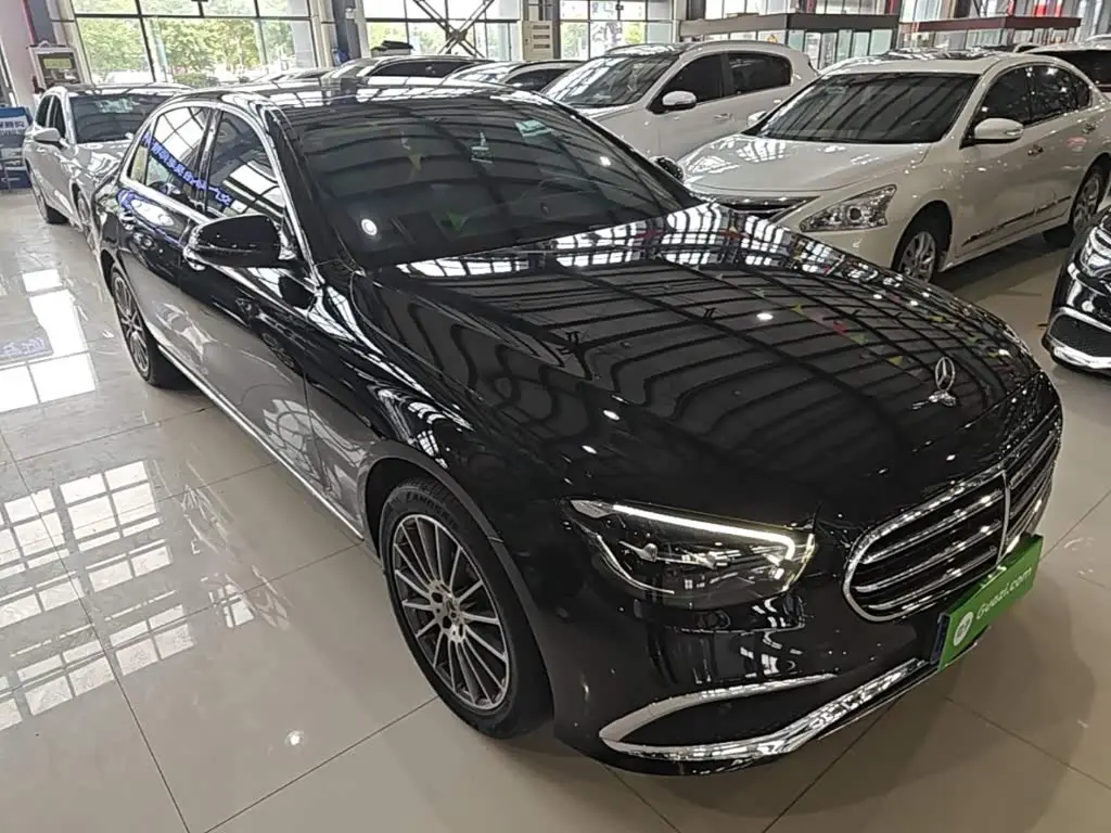 Mercedes-Benz E-Class 2022 — Photo 4/20