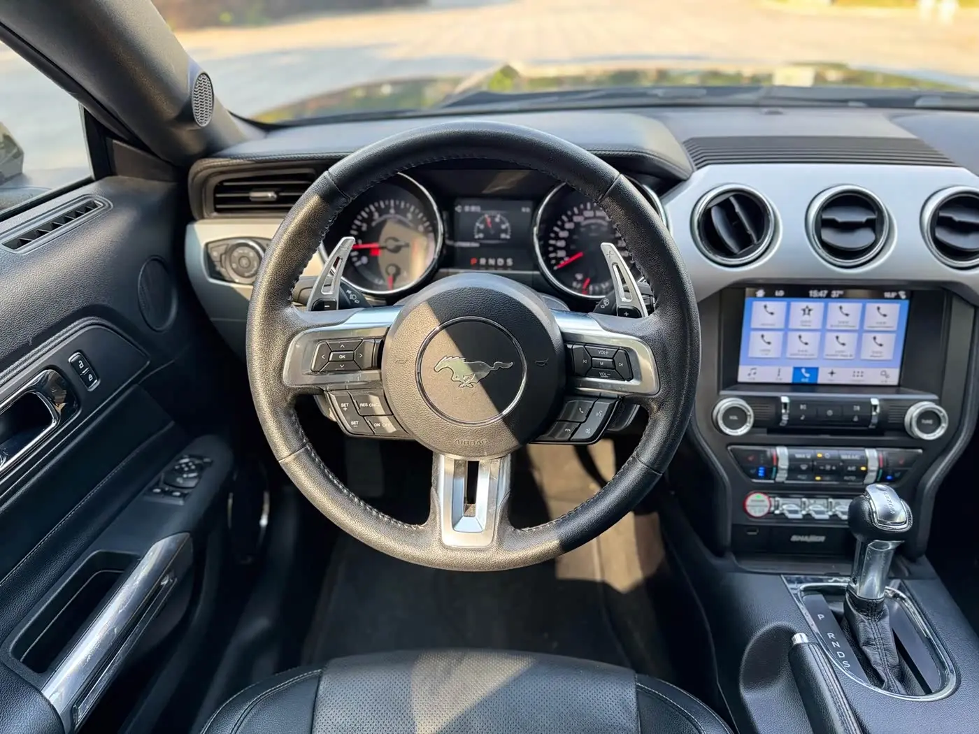 Ford Mustang 2017 — Фото 13/20