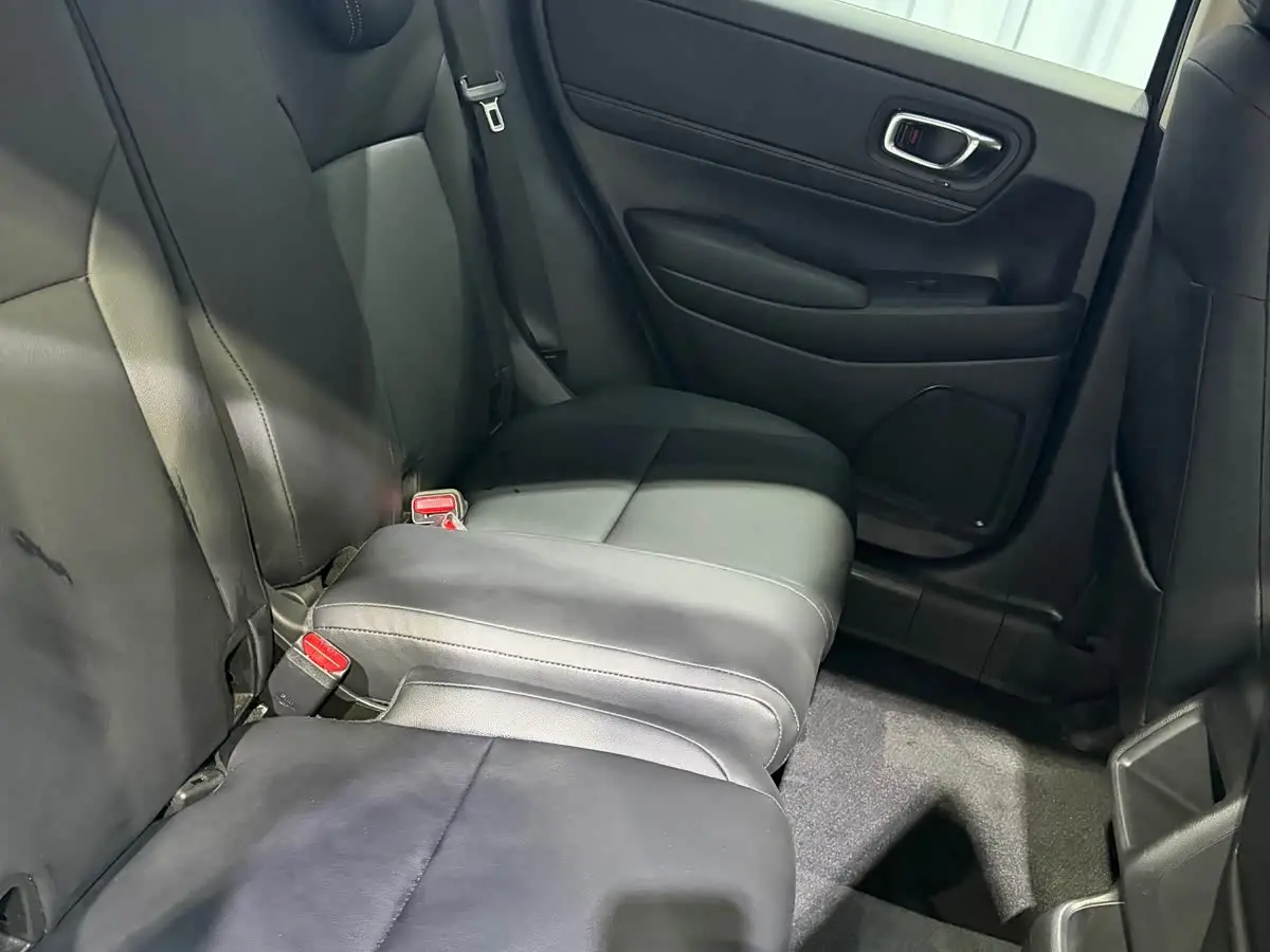 Honda Vezel 2023 — ფოტო 14/16