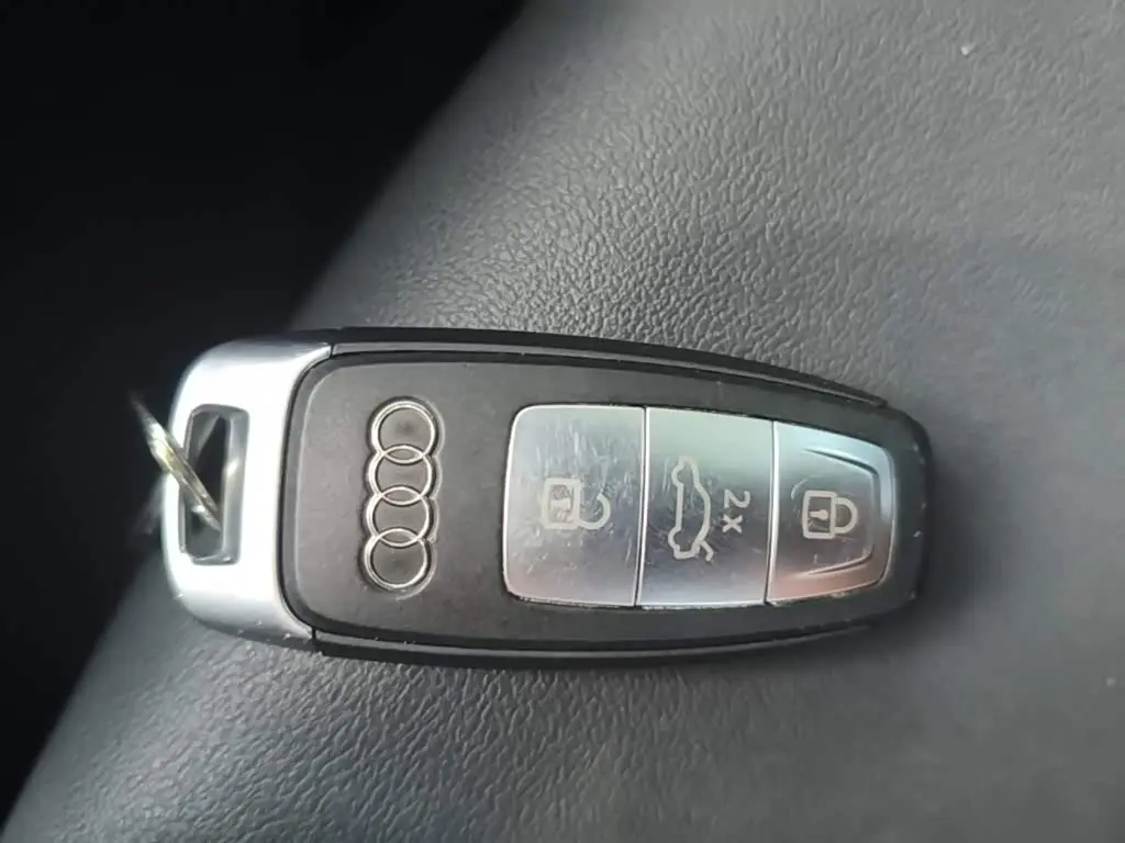 Audi A3 2024 — Photo 9/20