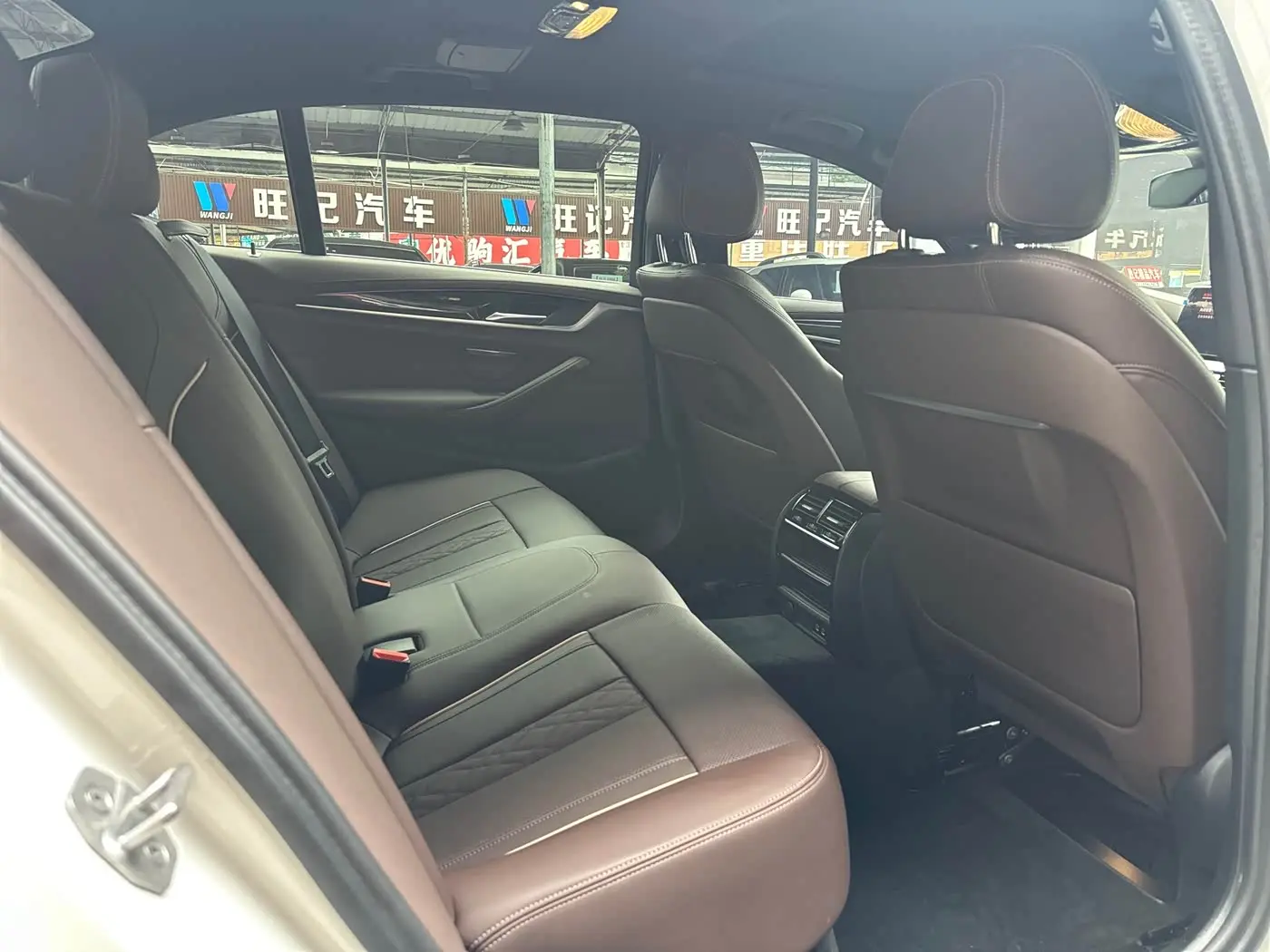 BMW 5 Series 2023 — Photo 9/13