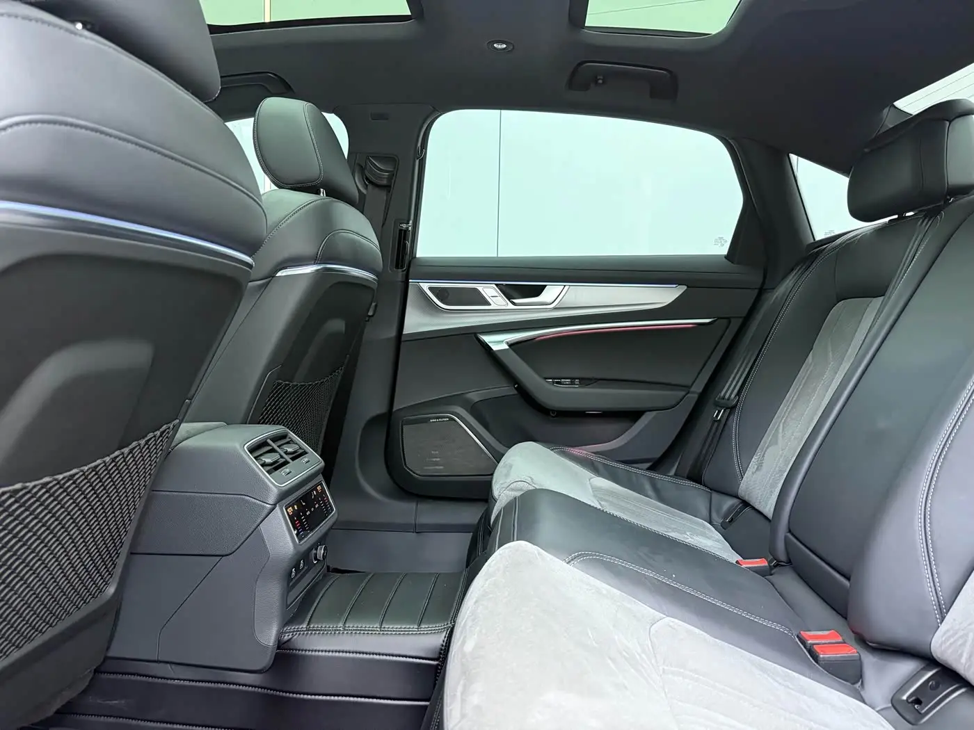 Audi A6L 2023 — Photo 9/15