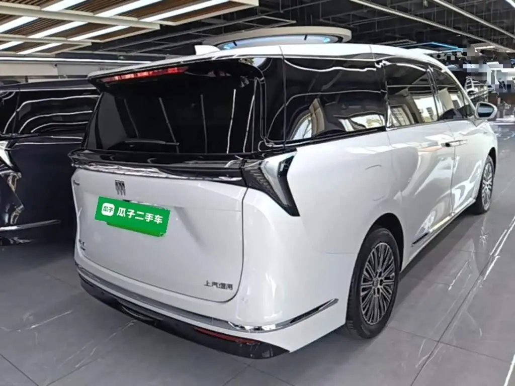 Buick GL8 New Energy 2025 — Photo 7/20