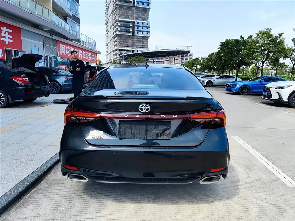 Toyota Avalon 2022 — Photo 8/9