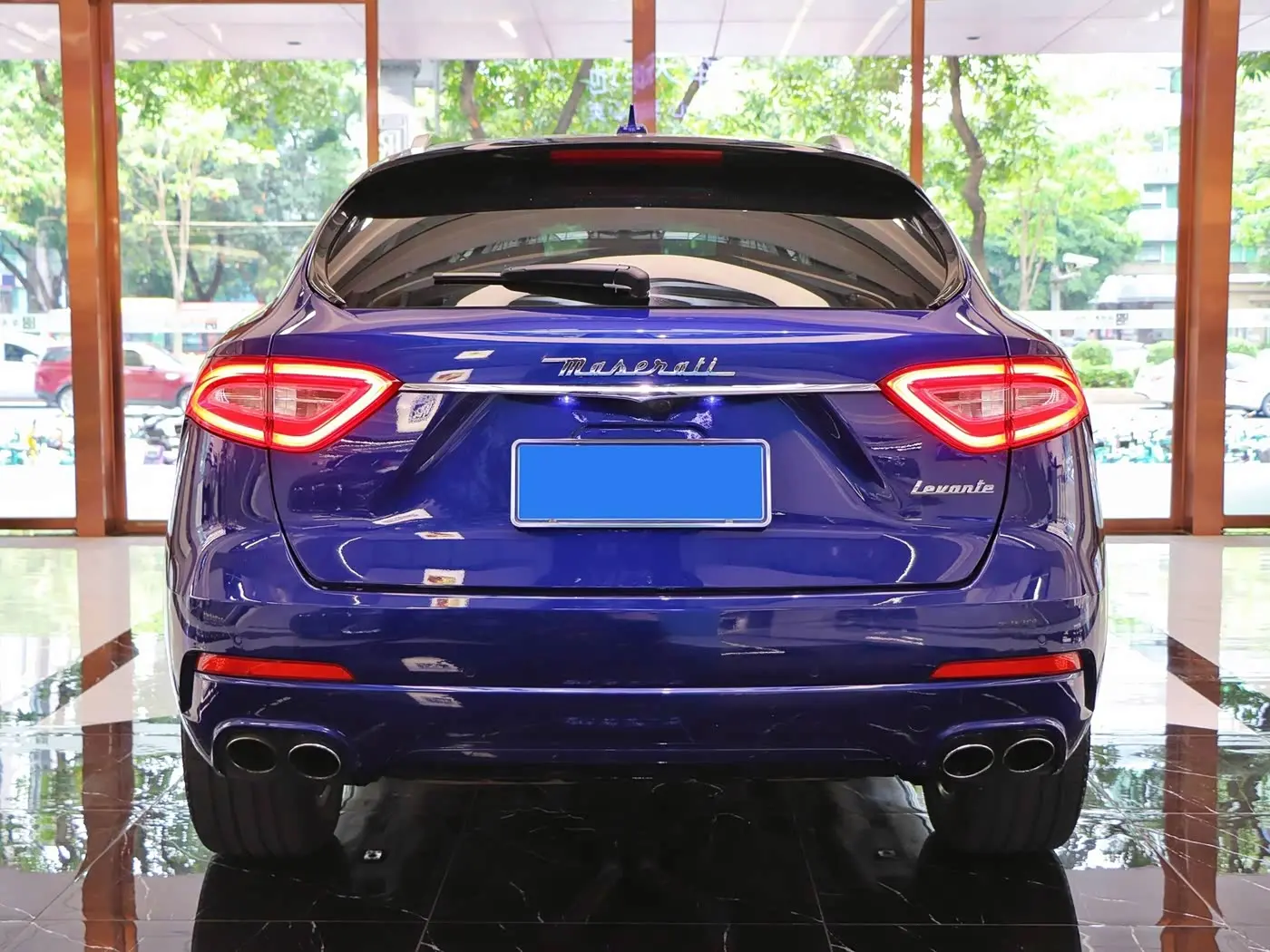 Maserati Levante 2017 — Фото 6/20