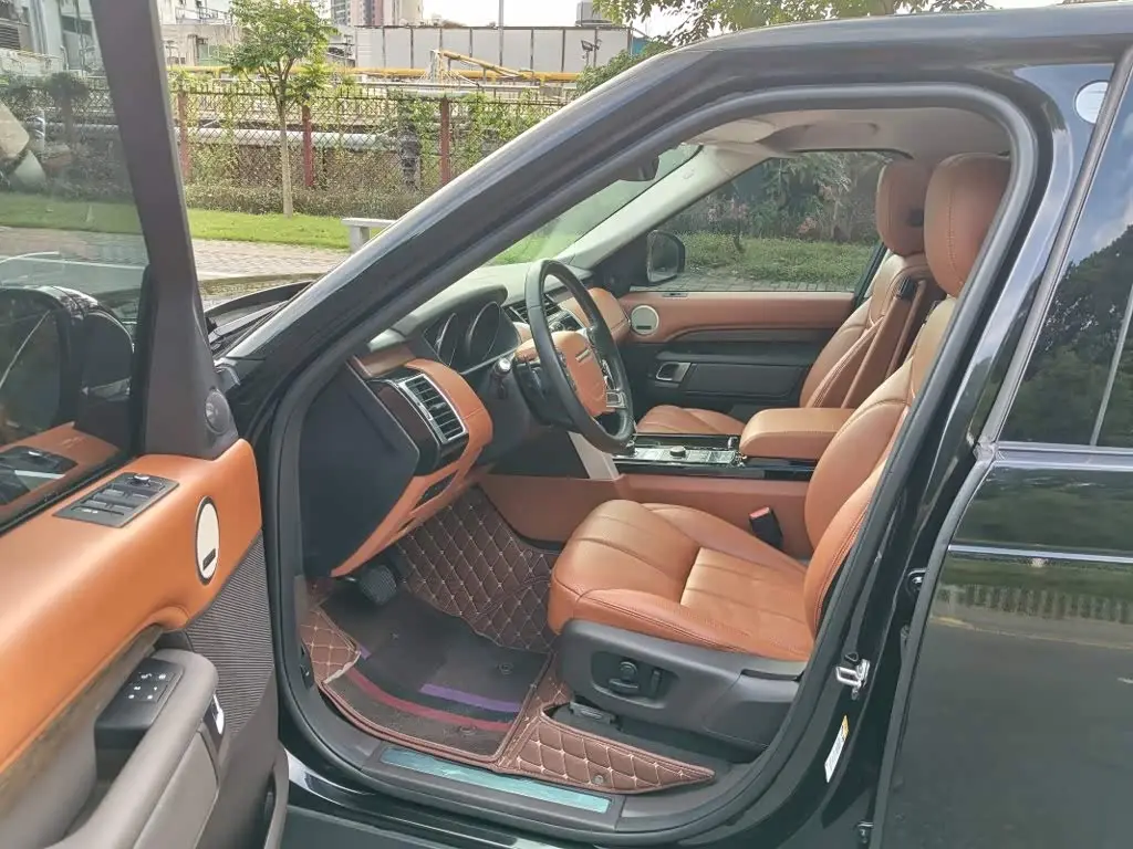 Land Rover Discovery 2017 — Photo 9/12