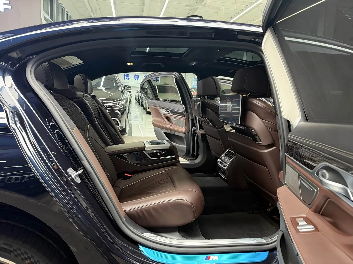 BMW 7 Series 2019 — Фото 19/20