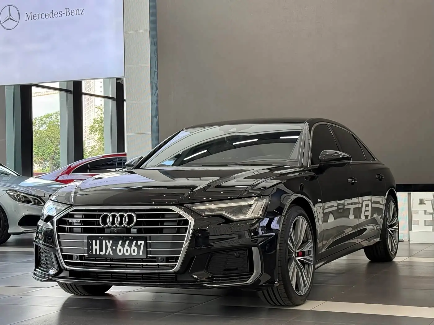 Audi A6L 2021 — Фото 1/18