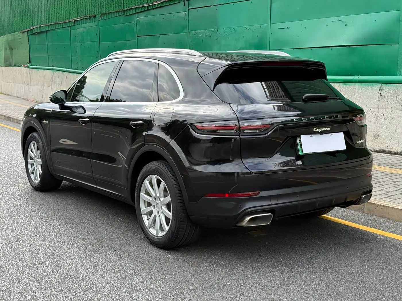 Porsche Cayenne New Energy 2019 — Photo 6/14