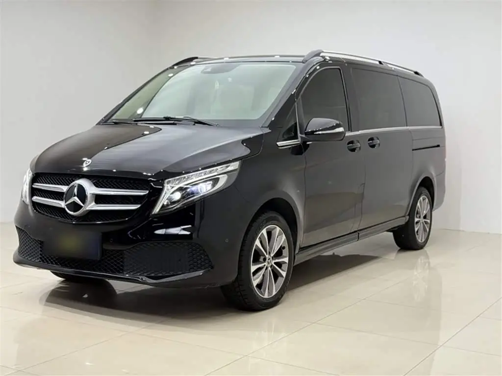 Mercedes-Benz V-Class 2022 — Photo 1/20