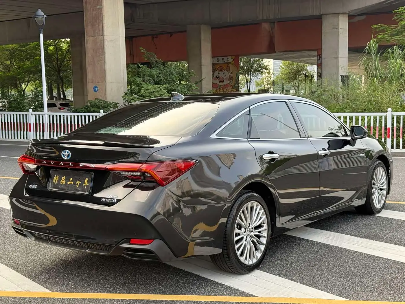 Toyota Avalon 2021 — Photo 12/13