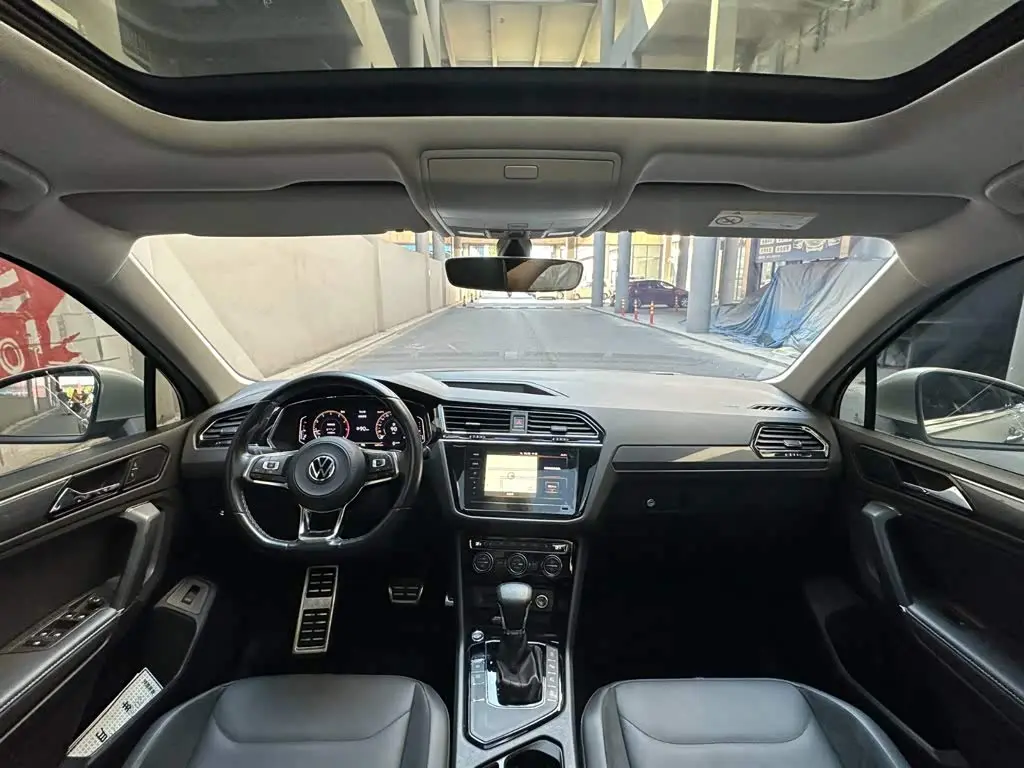 Volkswagen Tiguan L 2021 — Фото 11/16