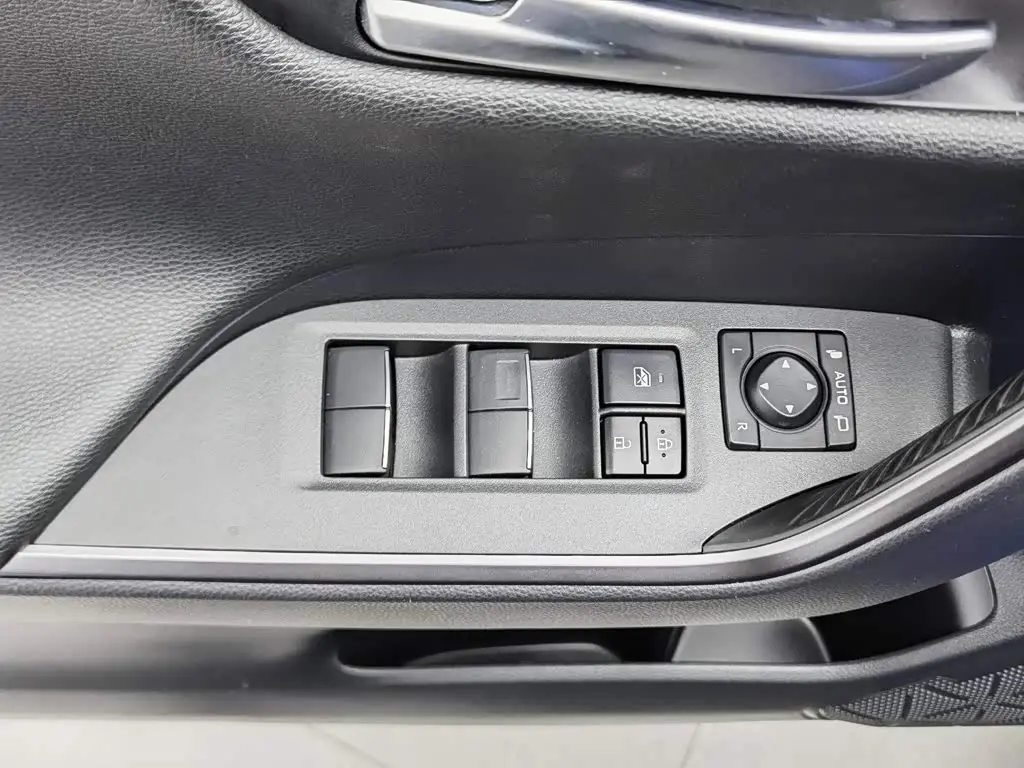 Toyota Wildlander New Energy 2021 — Фото 9/20