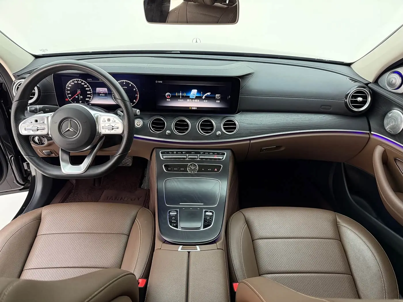 Mercedes-Benz E-Class 2020 — Photo 10/20
