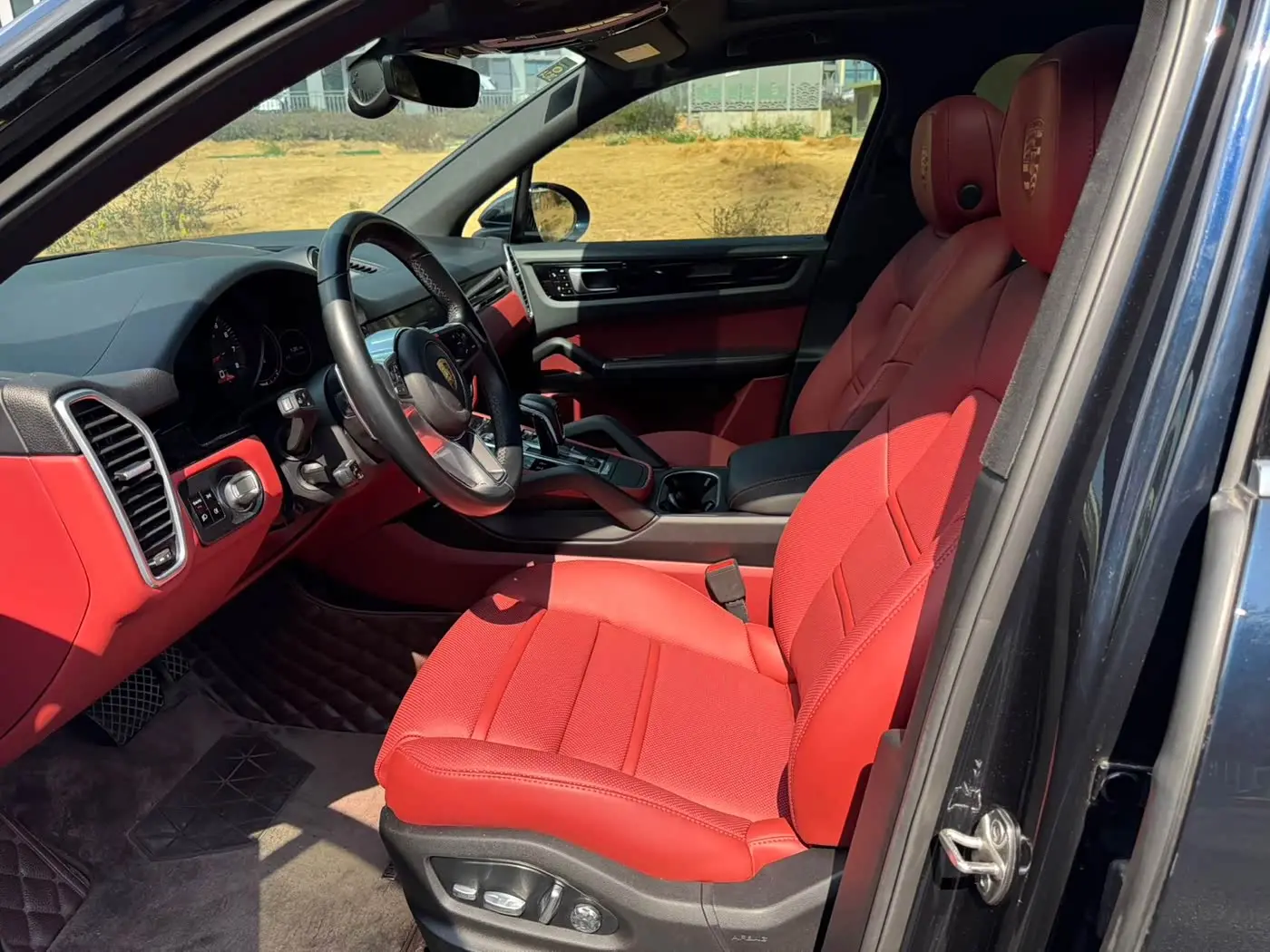 Porsche Cayenne 2018 — Photo 5/10