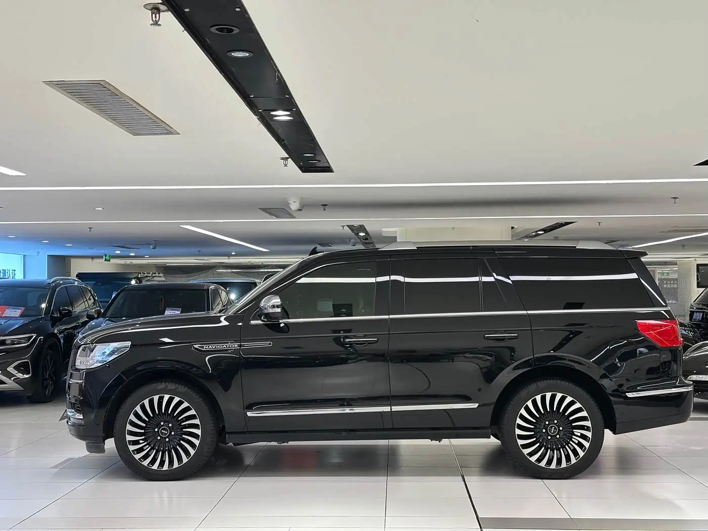 Lincoln Navigator 2021 — Фото 4/20