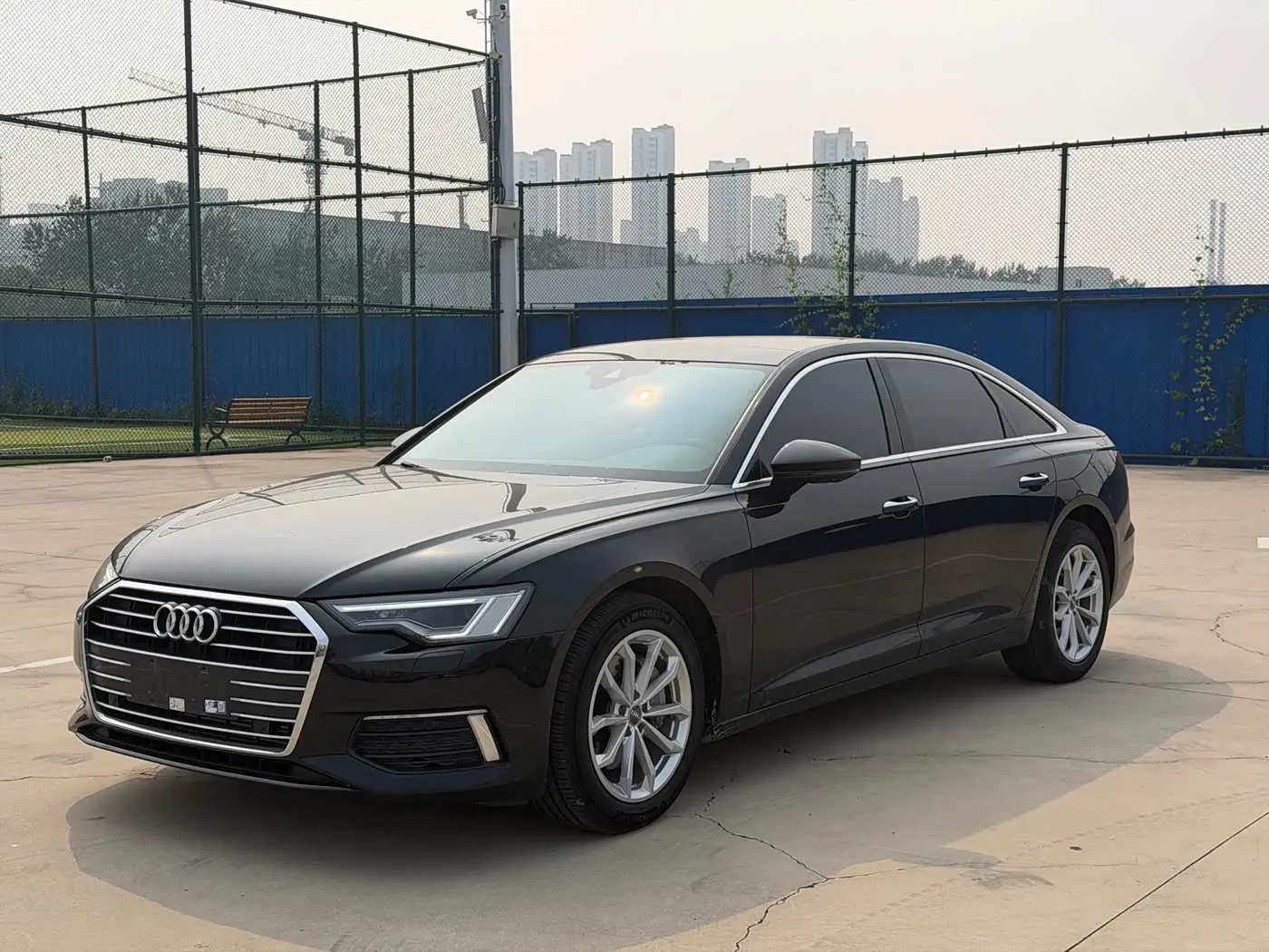 Audi A6L 2021 — Photo 1/17
