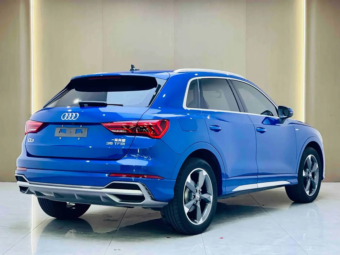 Audi Q3 2021 — Фото 3/20