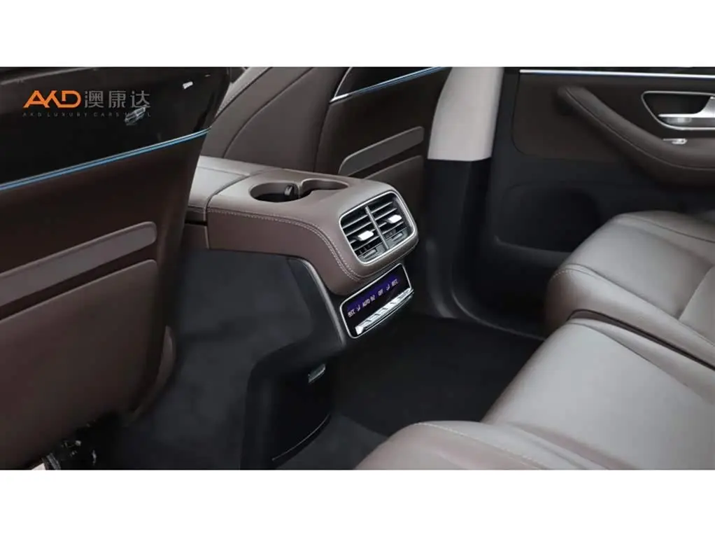 Mercedes-Benz GLS 2024 — Фото 10/11