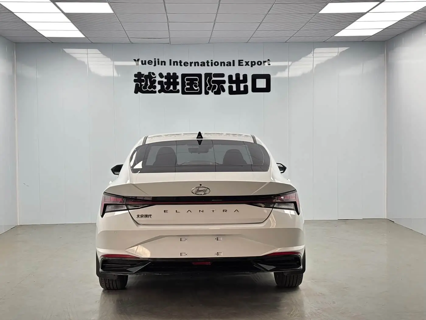 Hyundai Elantra 2023 — Photo 9/11