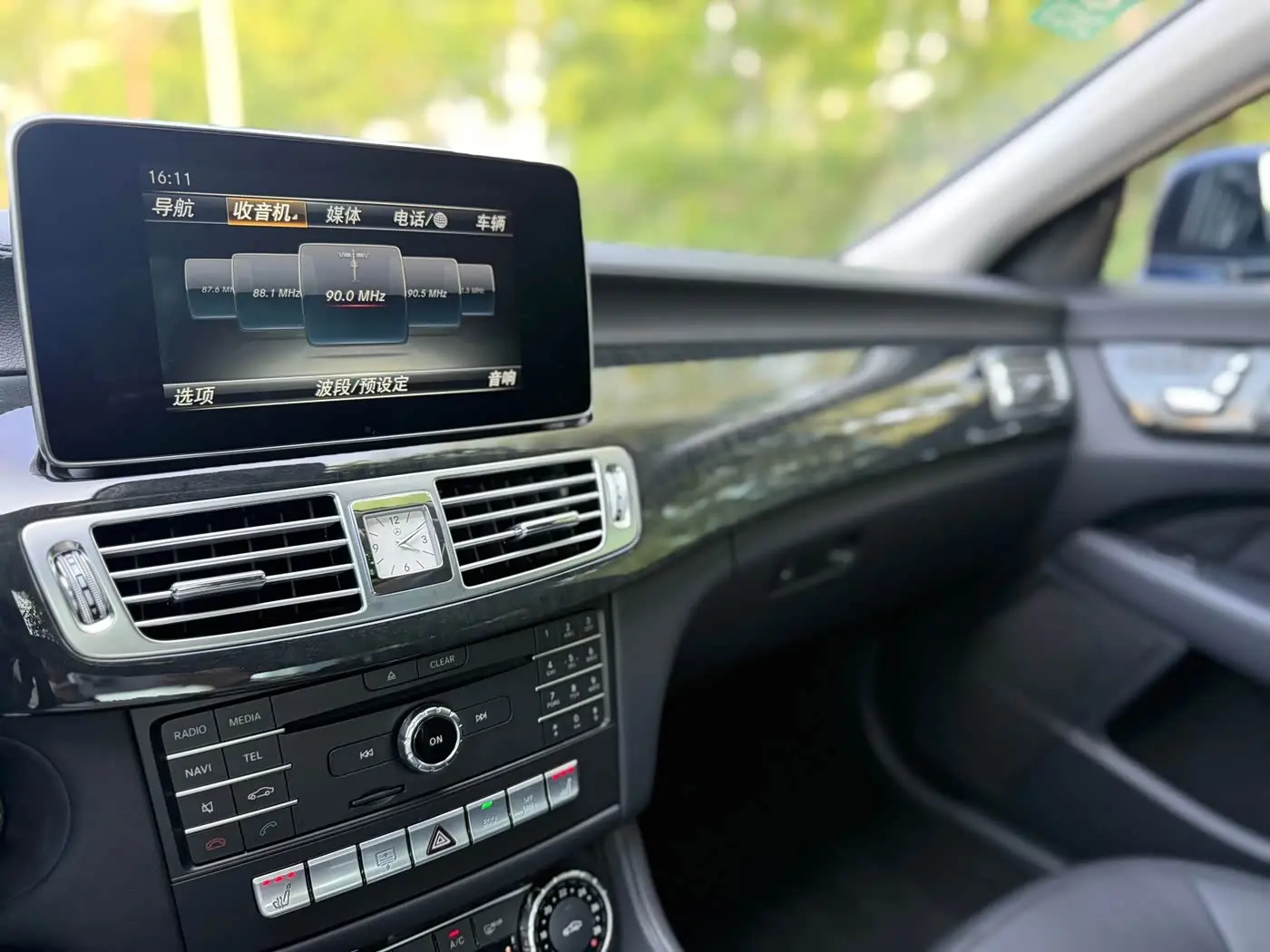 Mercedes-Benz CLS 2015 — Photo 14/18