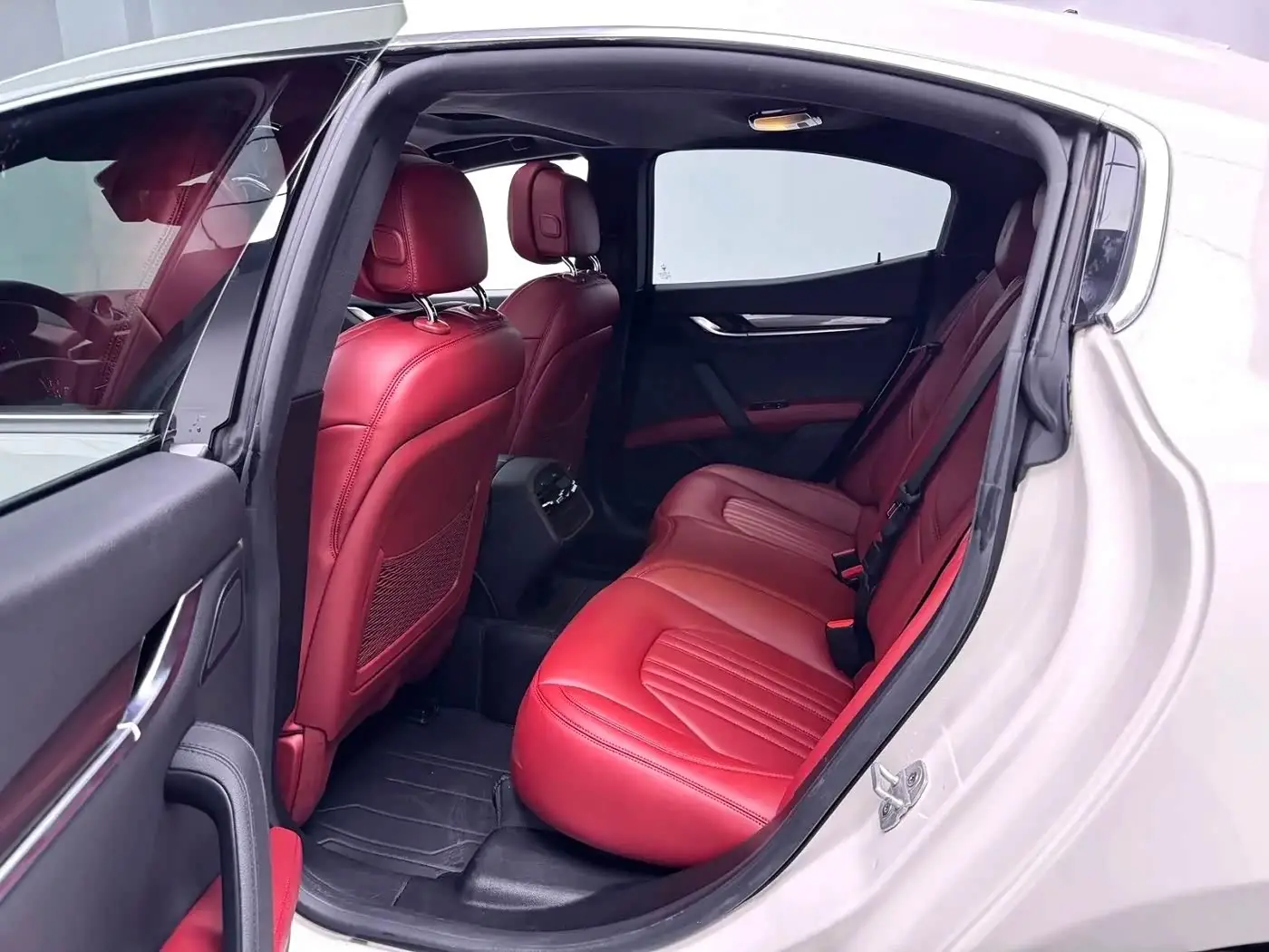 Maserati Ghibli 2022 — Şəkil 9/9