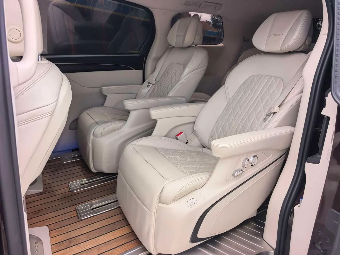 Buick GL8 2020 — Photo 9/20