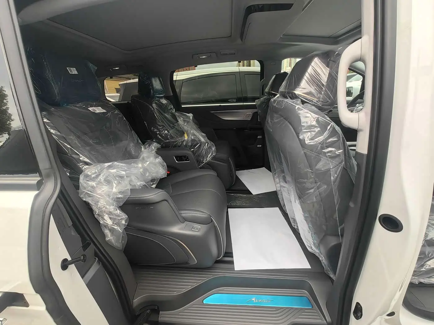 Buick GL8 2026 — Photo 11/15