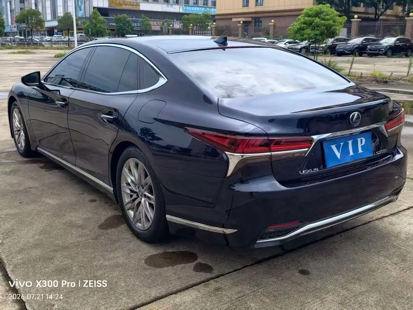 Lexus LS 2020 — Фото 8/15