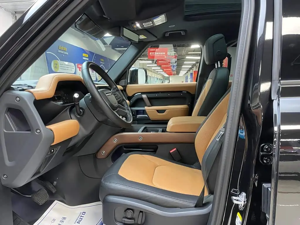 Land Rover Defender 2024 — Photo 7/20