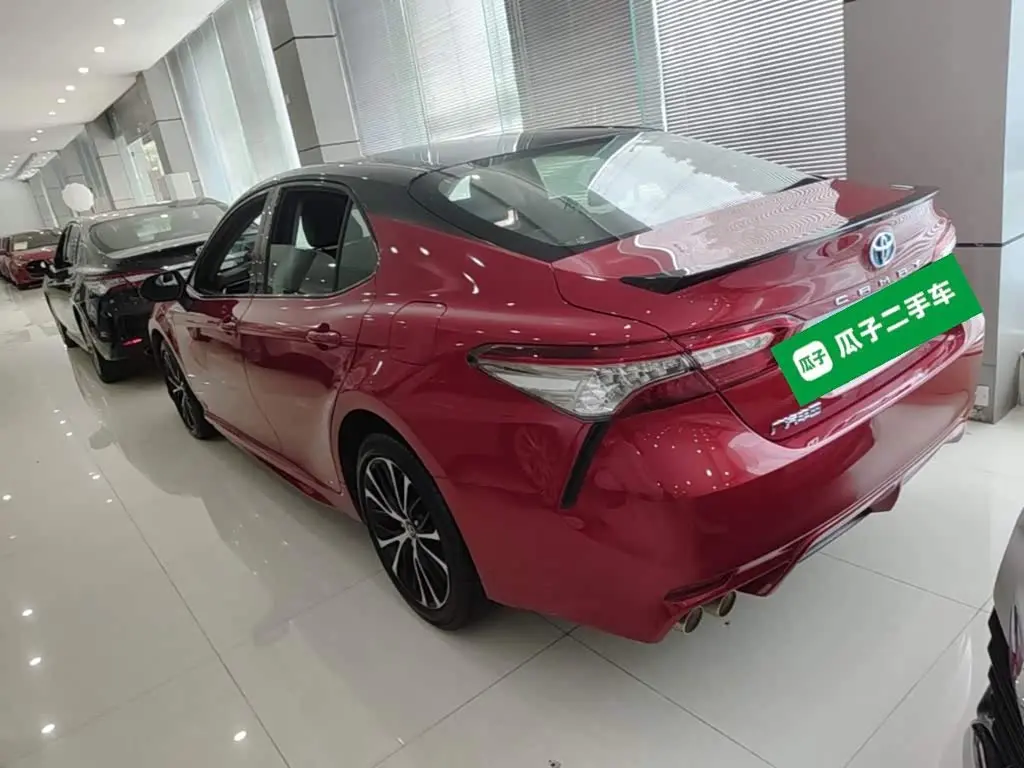 Toyota Camry 2019 — Фото 5/20